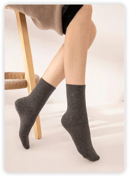 Embracing Luxury: The Place of Cashmere Socks in Global Fashion Trends - Lamycashmere