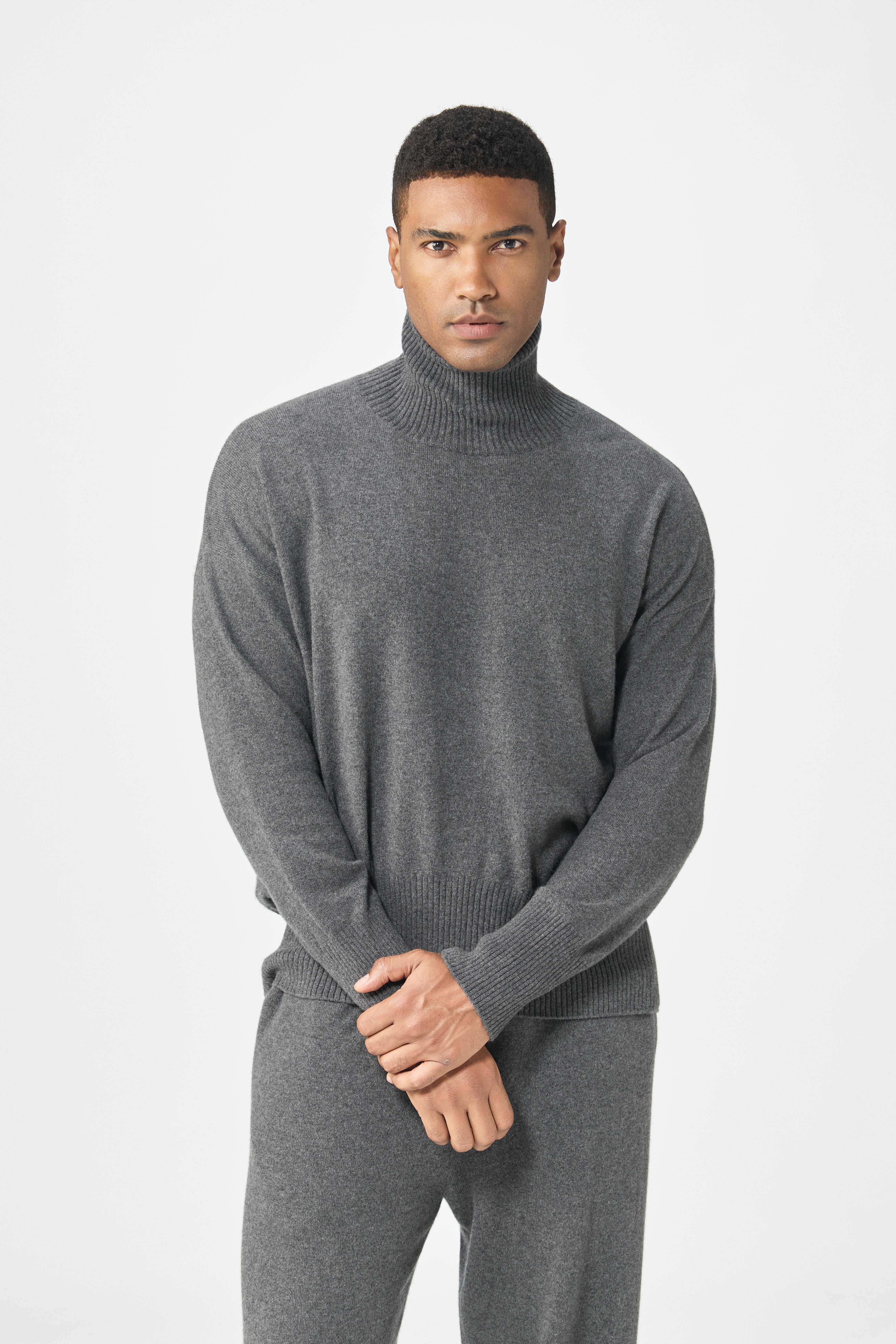 Classic style of pure cashmere knitted turtleneck sweater A/W collection for men's