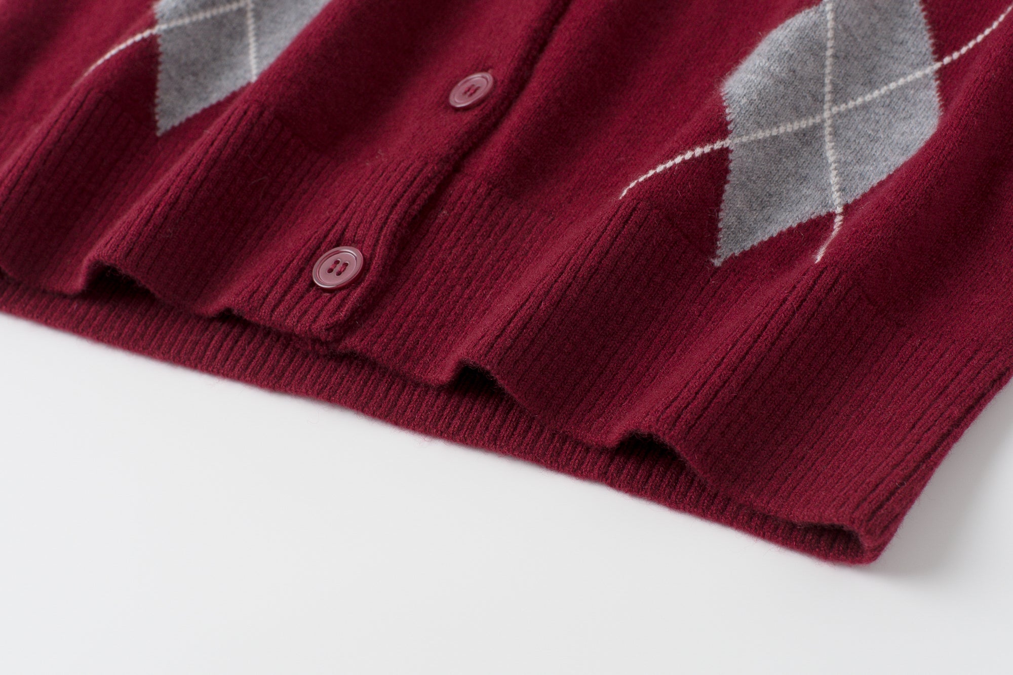 Popular style of pure cashmere knitted round neck jacquard Diamond cardigan S/S collection for lady's