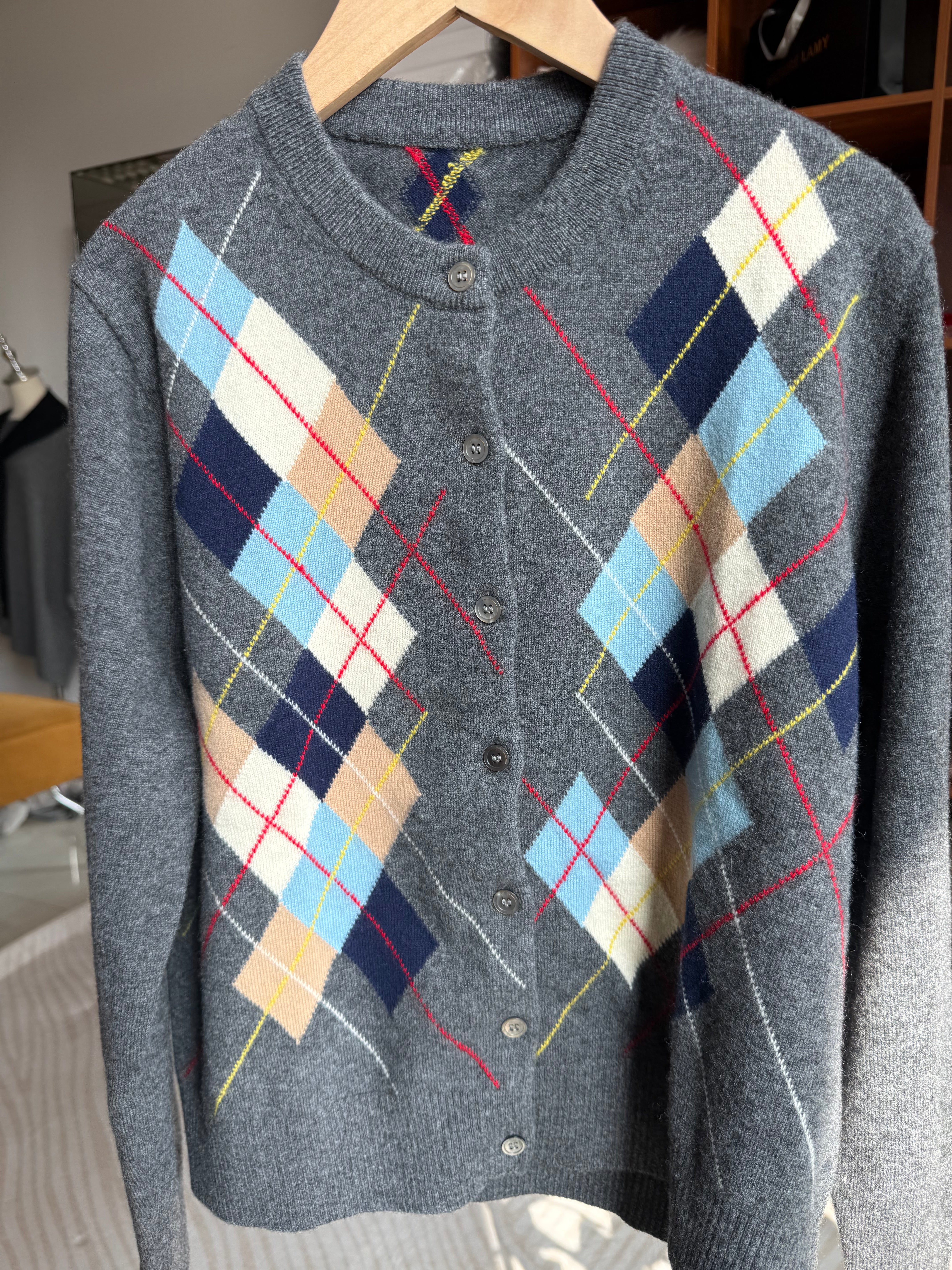 Popular style of pure cashmere knitted round neck jacquard Diamond cardigan S/S collection for lady's