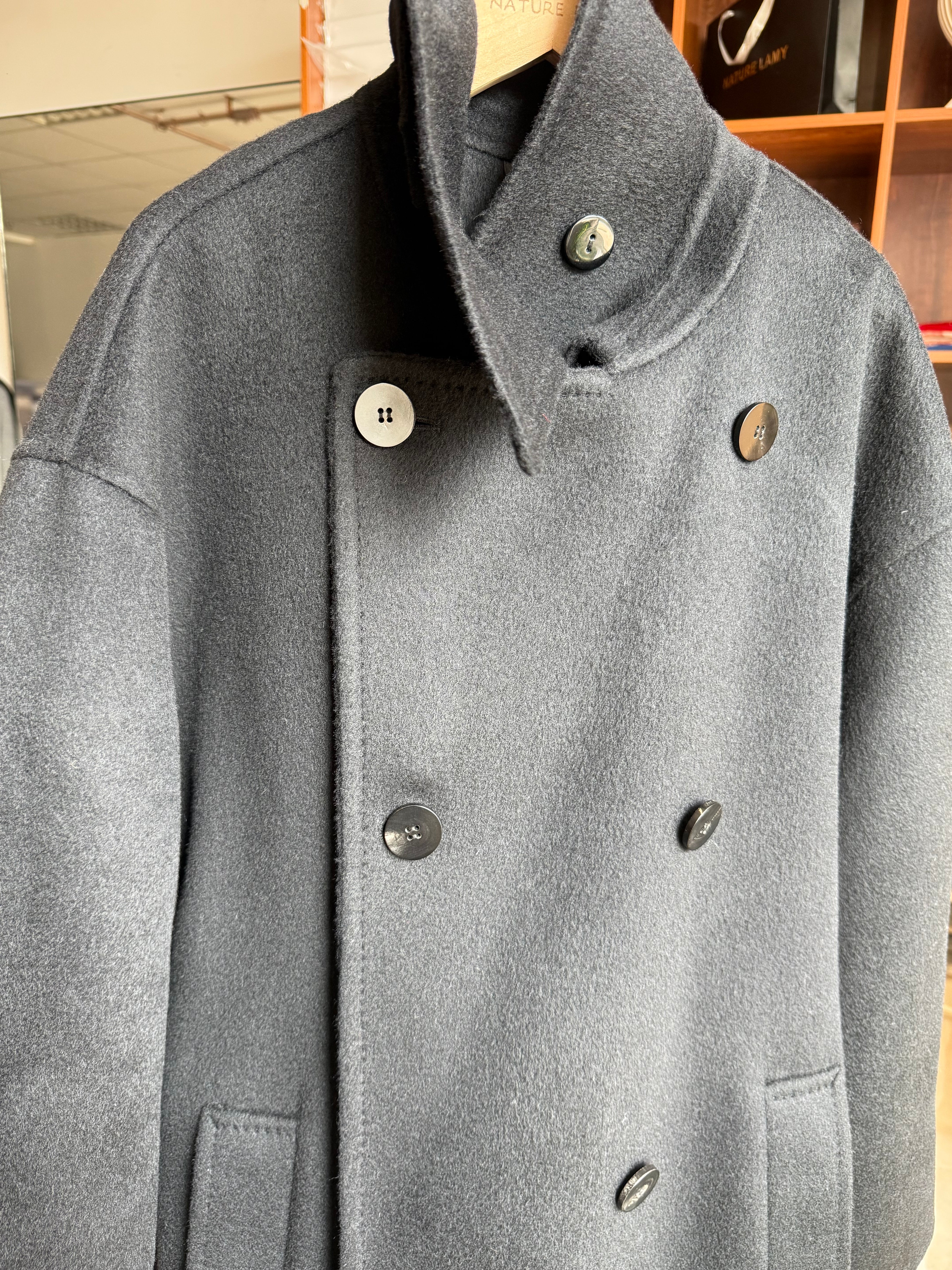 Classic 100% cashmere&nbsp; woven belt women's coat&nbsp; new year and holiday gift new clothes 2025 collection black color.