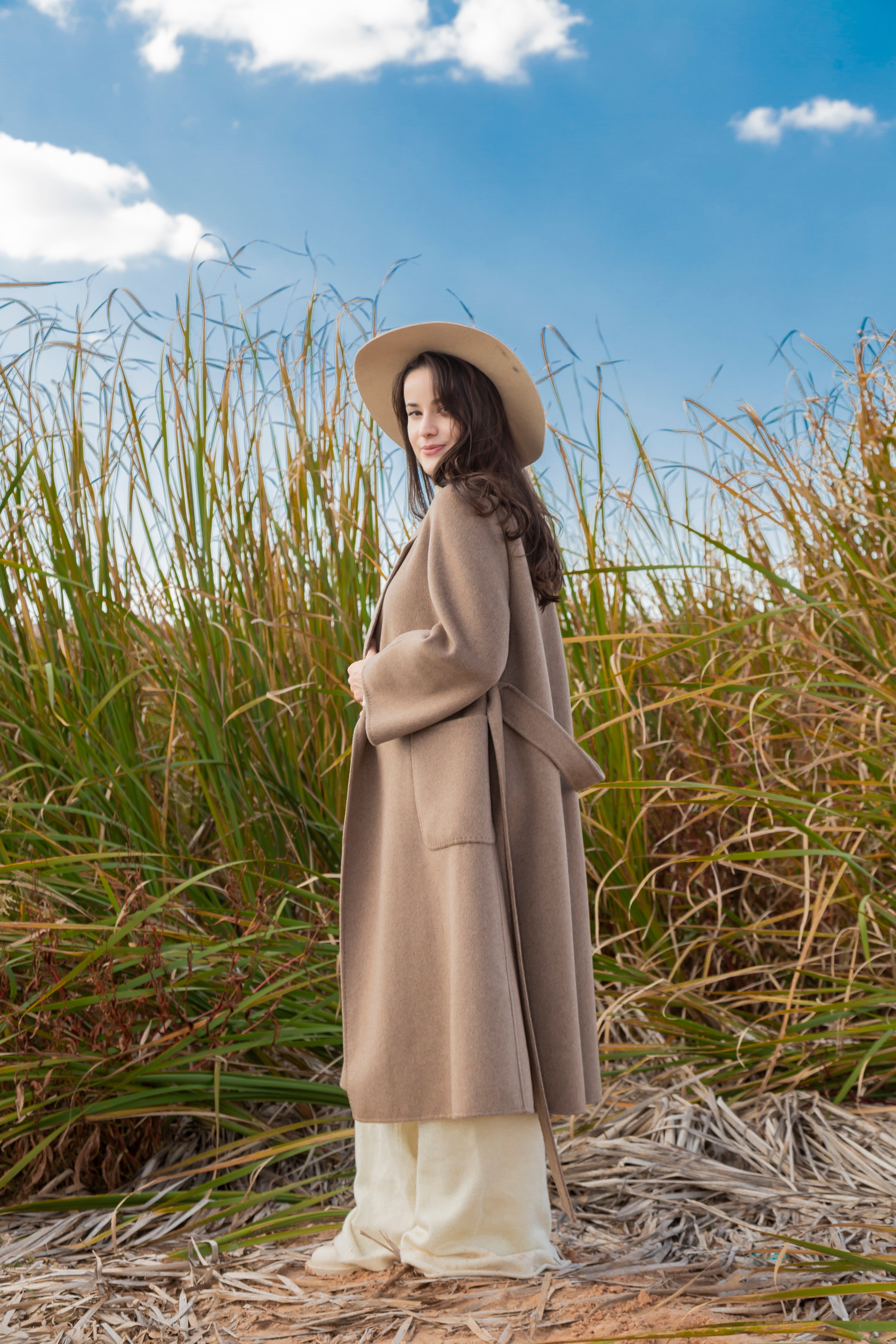 A/W new collection of style and classic cashmere brown color woven coat