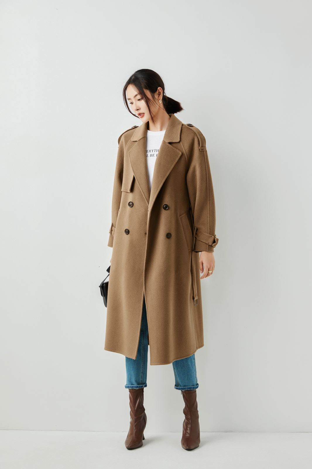 classic wrap coat in double -face wool cashmere made in Inner Mongolia high cashmere fiber produced area camel color of women's long coat.