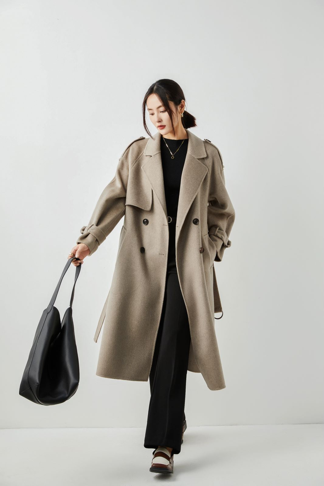 classic wrap coat in double -face wool cashmere made in Inner Mongolia high cashmere fiber produced area camel color of women's long coat.