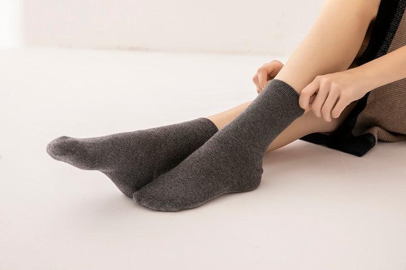 warmly cashmere knitted solid color socks for unisex - Lamycashmere