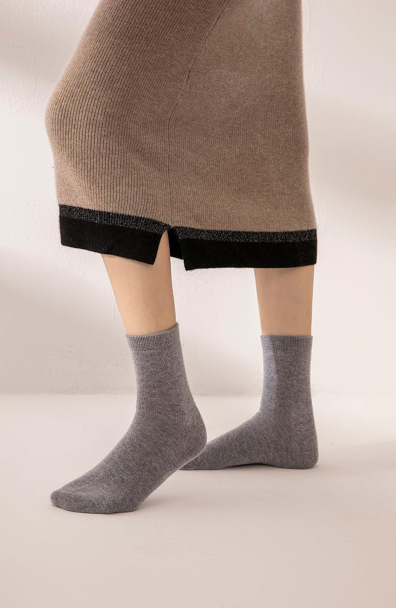 warmly cashmere knitted solid color socks for unisex - Lamycashmere