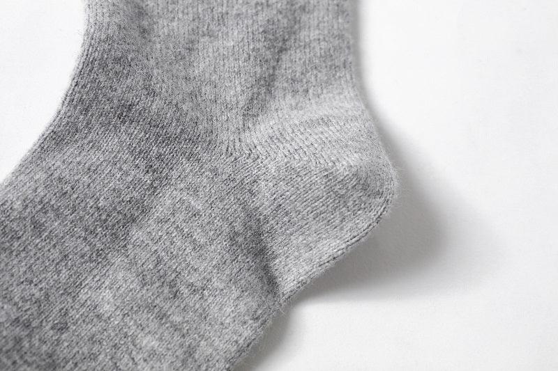 warmly cashmere knitted solid color socks for unisex - Lamycashmere